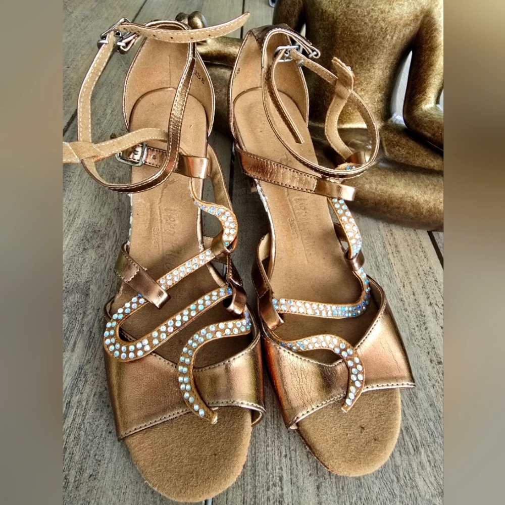 Very Fine Dance Shoes - Used 8.5 Women